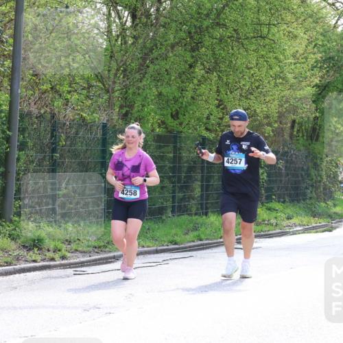 12.04.2026 - 45. Internationalen Wilhelmsburger Insellauf Yannick Fuchs http://msf.ph/oto/9499275 12.04.2026 11:05:23 Laufen 4258, 4257, 2492, 2466 meine-sportfotos.de
