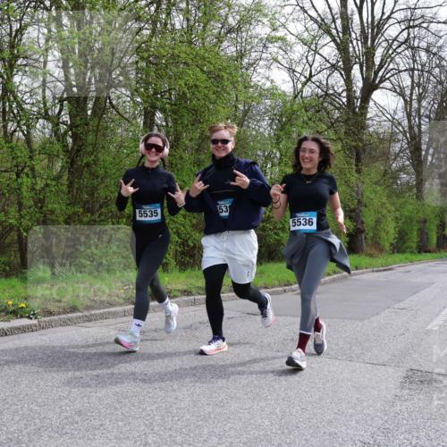 12.04.2026 - 45. Internationalen Wilhelmsburger Insellauf Yannick Fuchs http://msf.ph/oto/9499317 12.04.2026 13:14:04 Laufen 5535, 53, 5536 meine-sportfotos.de