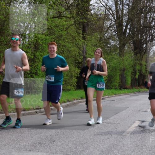 12.04.2026 - 45. Internationalen Wilhelmsburger Insellauf Yannick Fuchs http://msf.ph/oto/9499377 12.04.2026 13:14:10 Laufen 2616, 5861, 20, 2509, 2483 meine-sportfotos.de