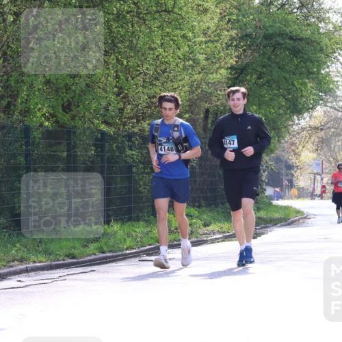 12.04.2026 - 45. Internationalen Wilhelmsburger Insellauf Yannick Fuchs http://msf.ph/oto/9499379 12.04.2026 11:05:42 Laufen 4148, 4147, 2581 meine-sportfotos.de