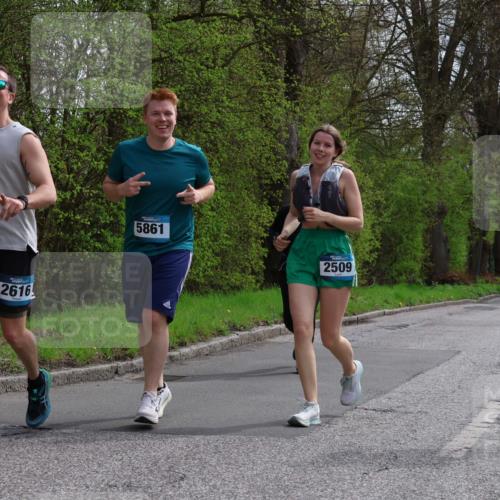 12.04.2026 - 45. Internationalen Wilhelmsburger Insellauf Yannick Fuchs http://msf.ph/oto/9499380 12.04.2026 13:14:10 Laufen 2616, 5861, 2509, 2483 meine-sportfotos.de