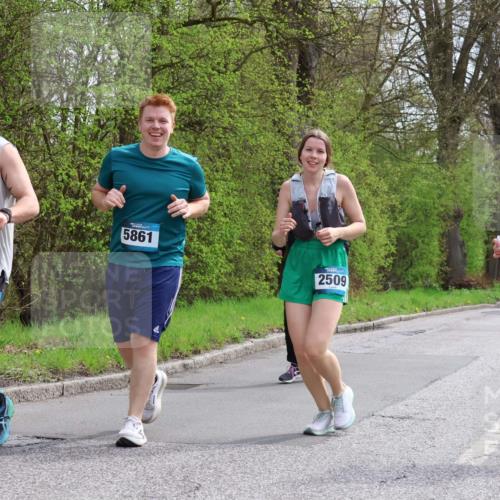 12.04.2026 - 45. Internationalen Wilhelmsburger Insellauf Yannick Fuchs http://msf.ph/oto/9499381 12.04.2026 13:14:10 Laufen 2616, 5861, 2509, 2483 meine-sportfotos.de
