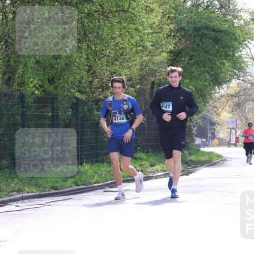 12.04.2026 - 45. Internationalen Wilhelmsburger Insellauf Yannick Fuchs http://msf.ph/oto/9499382 12.04.2026 11:05:42 Laufen 4148, 4147 meine-sportfotos.de