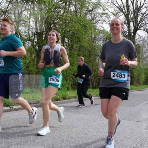 12.04.2026 - 45. Internationalen Wilhelmsburger Insellauf Yannick Fuchs http://msf.ph/oto/9499406 12.04.2026 13:14:12 Laufen 861, 2509, 003, 2483 meine-sportfotos.de