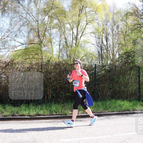 12.04.2026 - 45. Internationalen Wilhelmsburger Insellauf Yannick Fuchs http://msf.ph/oto/9499422 12.04.2026 11:06:01 Laufen 2581 meine-sportfotos.de