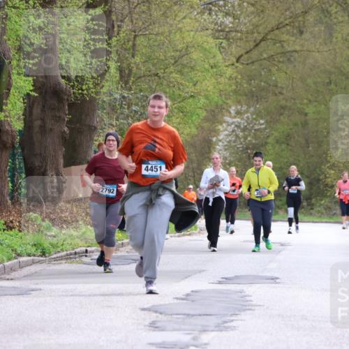 12.04.2026 - 45. Internationalen Wilhelmsburger Insellauf Yannick Fuchs http://msf.ph/oto/9499748 12.04.2026 13:15:30 Laufen 2792, 4451, 4462 meine-sportfotos.de
