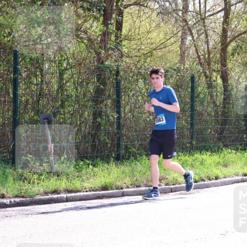 12.04.2026 - 45. Internationalen Wilhelmsburger Insellauf Yannick Fuchs http://msf.ph/oto/9500002 12.04.2026 11:08:40 Laufen 5583 meine-sportfotos.de