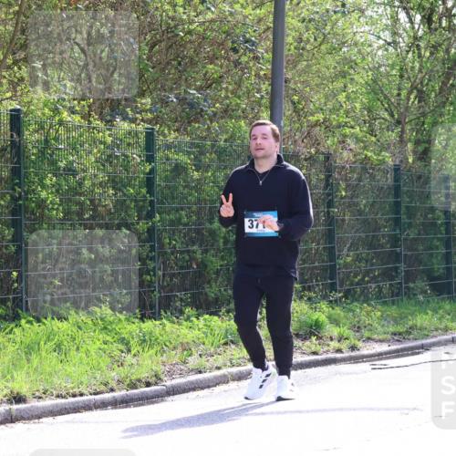 12.04.2026 - 45. Internationalen Wilhelmsburger Insellauf Yannick Fuchs http://msf.ph/oto/9500062 12.04.2026 11:09:28 Laufen 371 meine-sportfotos.de