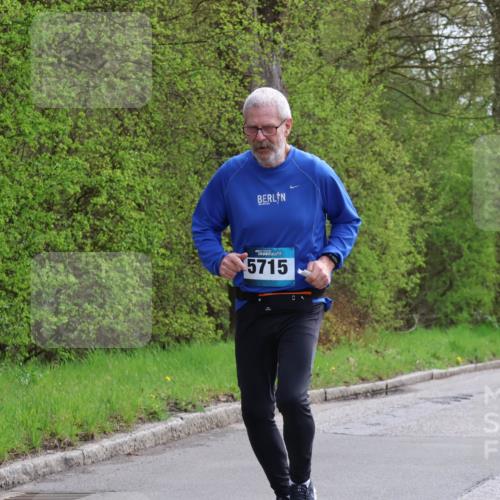 12.04.2026 - 45. Internationalen Wilhelmsburger Insellauf Yannick Fuchs http://msf.ph/oto/9500070 12.04.2026 13:16:24 Laufen 5715, 2537 meine-sportfotos.de