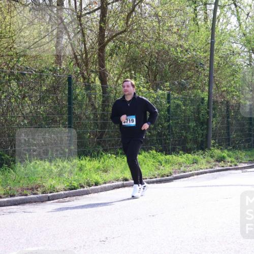 12.04.2026 - 45. Internationalen Wilhelmsburger Insellauf Yannick Fuchs http://msf.ph/oto/9500072 12.04.2026 11:09:29 Laufen 5719 meine-sportfotos.de