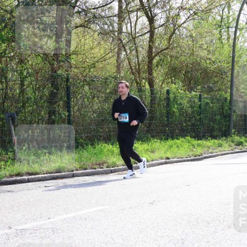 12.04.2026 - 45. Internationalen Wilhelmsburger Insellauf Yannick Fuchs http://msf.ph/oto/9500075 12.04.2026 11:09:29 Laufen 3719 meine-sportfotos.de