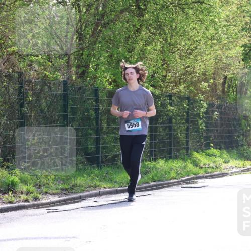 12.04.2026 - 45. Internationalen Wilhelmsburger Insellauf Yannick Fuchs http://msf.ph/oto/9500085 12.04.2026 11:09:32 Laufen 5558, 3689 meine-sportfotos.de