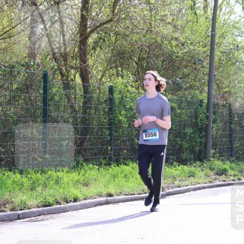 12.04.2026 - 45. Internationalen Wilhelmsburger Insellauf Yannick Fuchs http://msf.ph/oto/9500093 12.04.2026 11:09:35 Laufen 5558 meine-sportfotos.de