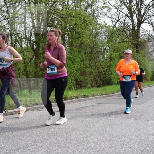 12.04.2026 - 45. Internationalen Wilhelmsburger Insellauf Yannick Fuchs http://msf.ph/oto/9500147 12.04.2026 13:16:36 Laufen 2587, 2909, 2397 meine-sportfotos.de