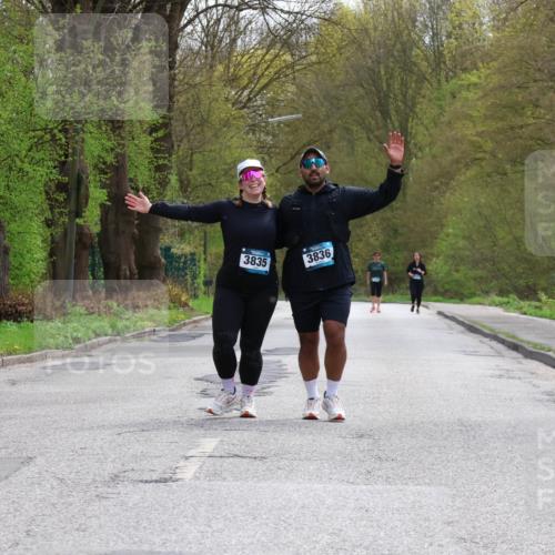12.04.2026 - 45. Internationalen Wilhelmsburger Insellauf Yannick Fuchs http://msf.ph/oto/9500206 12.04.2026 13:16:46 Laufen 3835, 3836 meine-sportfotos.de