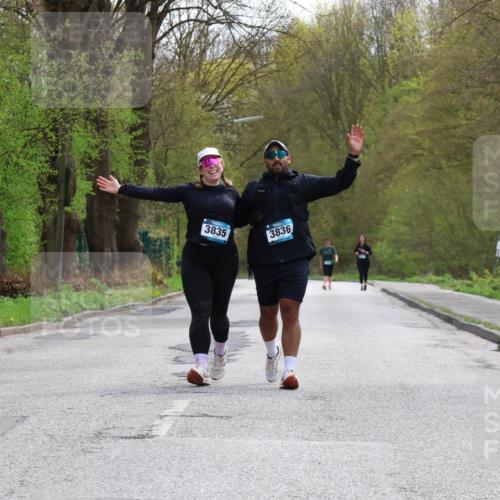 12.04.2026 - 45. Internationalen Wilhelmsburger Insellauf Yannick Fuchs http://msf.ph/oto/9500207 12.04.2026 13:16:46 Laufen 3835, 3836 meine-sportfotos.de