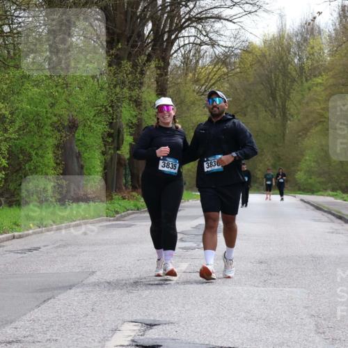 12.04.2026 - 45. Internationalen Wilhelmsburger Insellauf Yannick Fuchs http://msf.ph/oto/9500222 12.04.2026 13:16:48 Laufen 3835, 383 meine-sportfotos.de
