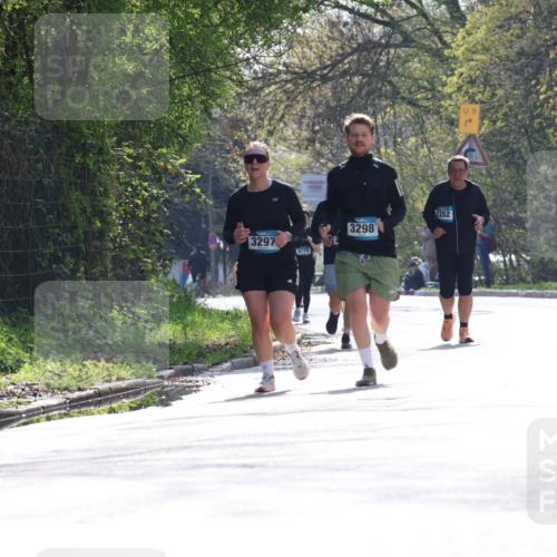 12.04.2026 - 45. Internationalen Wilhelmsburger Insellauf Yannick Fuchs http://msf.ph/oto/9500321 12.04.2026 11:10:49 Laufen 3297, 3775, 3298, 2352, 9 meine-sportfotos.de