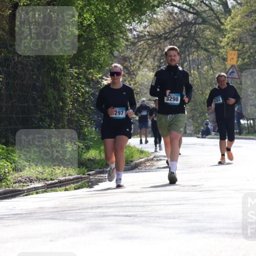 12.04.2026 - 45. Internationalen Wilhelmsburger Insellauf Yannick Fuchs http://msf.ph/oto/9500325 12.04.2026 11:10:50 Laufen 297, 3298, 2352, 9 meine-sportfotos.de