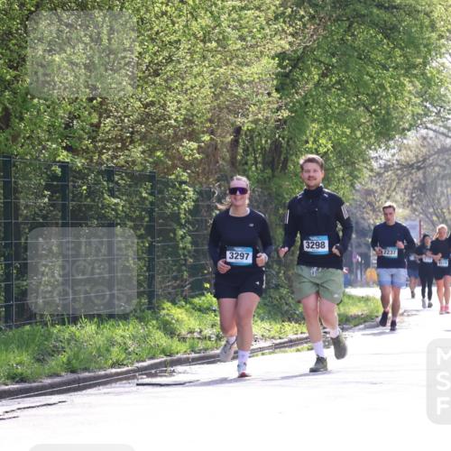 12.04.2026 - 45. Internationalen Wilhelmsburger Insellauf Yannick Fuchs http://msf.ph/oto/9500331 12.04.2026 11:10:53 Laufen 3297, 3298, 2237, 4519, 2352 meine-sportfotos.de