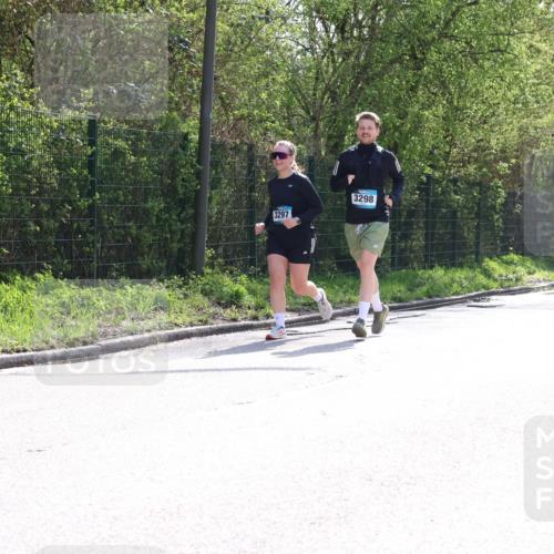 12.04.2026 - 45. Internationalen Wilhelmsburger Insellauf Yannick Fuchs http://msf.ph/oto/9500354 12.04.2026 11:10:57 Laufen 3297, 3298 meine-sportfotos.de