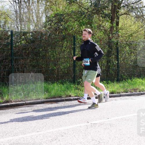 12.04.2026 - 45. Internationalen Wilhelmsburger Insellauf Yannick Fuchs http://msf.ph/oto/9500380 12.04.2026 11:11:01 Laufen 3298 meine-sportfotos.de