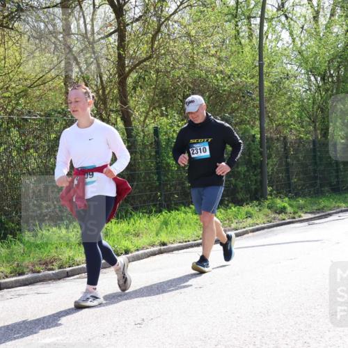 12.04.2026 - 45. Internationalen Wilhelmsburger Insellauf Yannick Fuchs http://msf.ph/oto/9500533 12.04.2026 11:11:31 Laufen 09, 2310 meine-sportfotos.de
