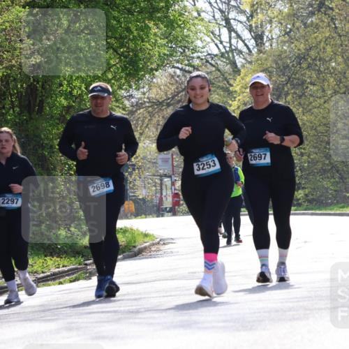 12.04.2026 - 45. Internationalen Wilhelmsburger Insellauf Yannick Fuchs http://msf.ph/oto/9500830 12.04.2026 11:12:44 Laufen 3253, 2697, 2297, 2698 meine-sportfotos.de