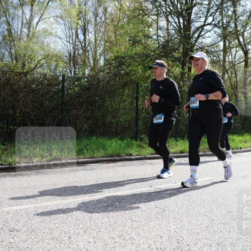 12.04.2026 - 45. Internationalen Wilhelmsburger Insellauf Yannick Fuchs http://msf.ph/oto/9500908 12.04.2026 11:12:53 Laufen 2698, 697 meine-sportfotos.de