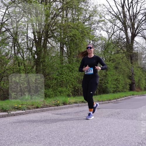 12.04.2026 - 45. Internationalen Wilhelmsburger Insellauf Yannick Fuchs http://msf.ph/oto/9501099 12.04.2026 13:22:52 Laufen 3977 meine-sportfotos.de