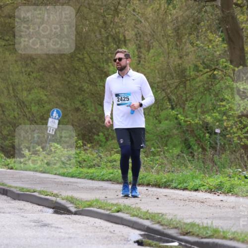 12.04.2026 - 45. Internationalen Wilhelmsburger Insellauf Yannick Fuchs http://msf.ph/oto/9501120 12.04.2026 13:24:43 Laufen 561, 41, 2425 meine-sportfotos.de