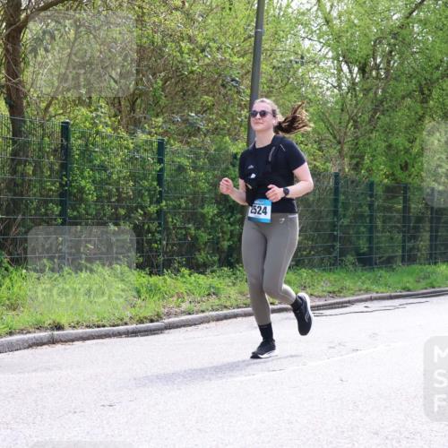 12.04.2026 - 45. Internationalen Wilhelmsburger Insellauf Yannick Fuchs http://msf.ph/oto/9501265 12.04.2026 11:15:12 Laufen 2524 meine-sportfotos.de