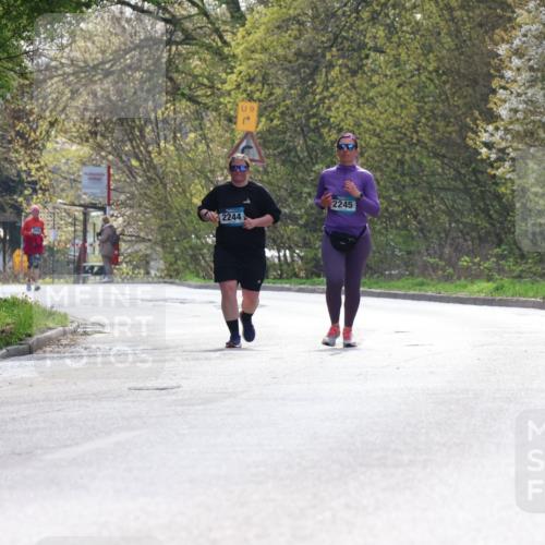 12.04.2026 - 45. Internationalen Wilhelmsburger Insellauf Yannick Fuchs http://msf.ph/oto/9501316 12.04.2026 11:15:37 Laufen 9, 2244, 2245 meine-sportfotos.de
