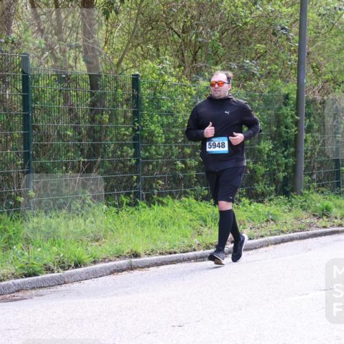 12.04.2026 - 45. Internationalen Wilhelmsburger Insellauf Yannick Fuchs http://msf.ph/oto/9501362 12.04.2026 11:17:22 Laufen 5948 meine-sportfotos.de