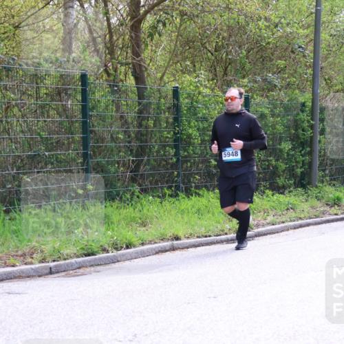 12.04.2026 - 45. Internationalen Wilhelmsburger Insellauf Yannick Fuchs http://msf.ph/oto/9501363 12.04.2026 11:17:22 Laufen 5948 meine-sportfotos.de