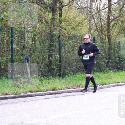 12.04.2026 - 45. Internationalen Wilhelmsburger Insellauf Yannick Fuchs http://msf.ph/oto/9501365 12.04.2026 11:17:24 Laufen 5948 meine-sportfotos.de