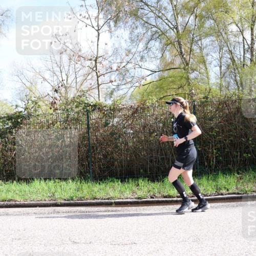 12.04.2026 - 45. Internationalen Wilhelmsburger Insellauf Yannick Fuchs http://msf.ph/oto/9501457 12.04.2026 11:18:43 Laufen 122 meine-sportfotos.de