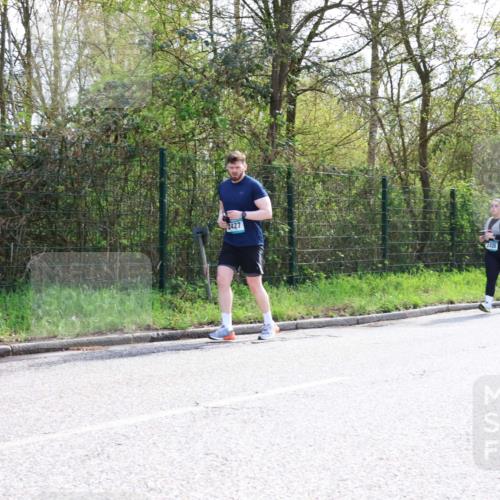 12.04.2026 - 45. Internationalen Wilhelmsburger Insellauf Yannick Fuchs http://msf.ph/oto/9501484 12.04.2026 11:20:34 Laufen 2427, 2428 meine-sportfotos.de