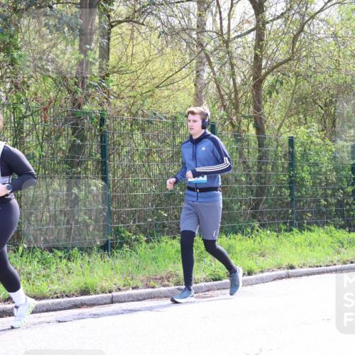 12.04.2026 - 45. Internationalen Wilhelmsburger Insellauf Yannick Fuchs http://msf.ph/oto/9501488 12.04.2026 11:20:36 Laufen 2428 meine-sportfotos.de