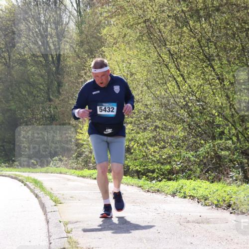 12.04.2026 - 45. Internationalen Wilhelmsburger Insellauf Yannick Fuchs http://msf.ph/oto/9501587 12.04.2026 11:24:56 Laufen 5432 meine-sportfotos.de