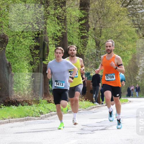 12.04.2026 - 45. Internationalen Wilhelmsburger Insellauf Yannick Fuchs http://msf.ph/oto/9501775 12.04.2026 12:40:15 Laufen 5413, 5709 meine-sportfotos.de