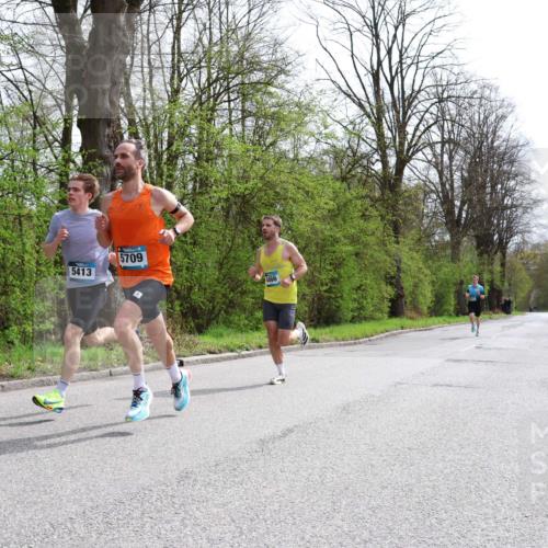 12.04.2026 - 45. Internationalen Wilhelmsburger Insellauf Yannick Fuchs http://msf.ph/oto/9501791 12.04.2026 12:40:20 Laufen 5413, 5709, 1466 meine-sportfotos.de