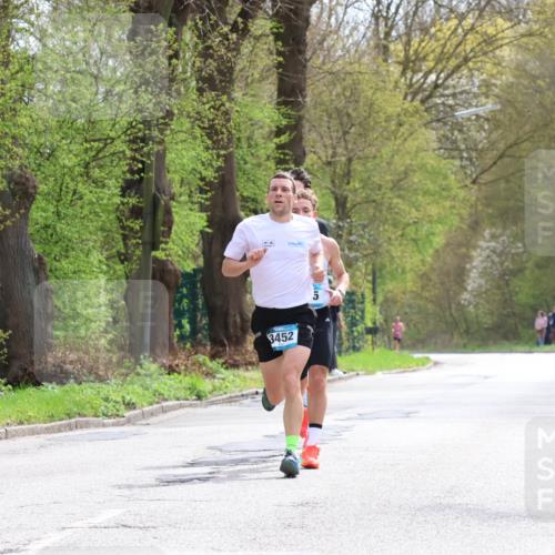 12.04.2026 - 45. Internationalen Wilhelmsburger Insellauf Yannick Fuchs http://msf.ph/oto/9501803 12.04.2026 12:40:37 Laufen 3452 meine-sportfotos.de