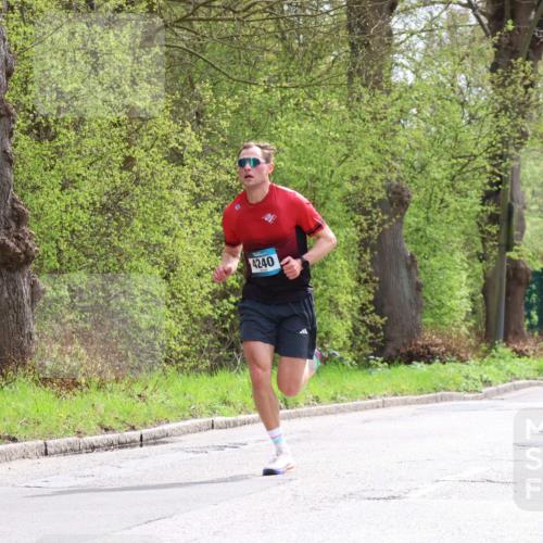 12.04.2026 - 45. Internationalen Wilhelmsburger Insellauf Yannick Fuchs http://msf.ph/oto/9501846 12.04.2026 12:41:16 Laufen 4240, 5649 meine-sportfotos.de