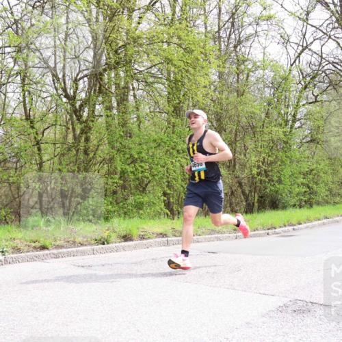 12.04.2026 - 45. Internationalen Wilhelmsburger Insellauf Yannick Fuchs http://msf.ph/oto/9502052 12.04.2026 12:43:17 Laufen 4650 meine-sportfotos.de