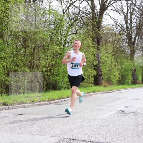 12.04.2026 - 45. Internationalen Wilhelmsburger Insellauf Yannick Fuchs http://msf.ph/oto/9502069 12.04.2026 12:43:27 Laufen 3301 meine-sportfotos.de