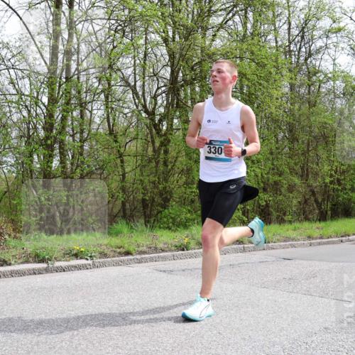 12.04.2026 - 45. Internationalen Wilhelmsburger Insellauf Yannick Fuchs http://msf.ph/oto/9502074 12.04.2026 12:43:28 Laufen 330 meine-sportfotos.de