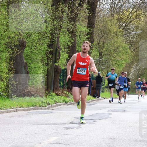 12.04.2026 - 45. Internationalen Wilhelmsburger Insellauf Yannick Fuchs http://msf.ph/oto/9502080 12.04.2026 12:43:41 Laufen 5607, 5307, 5326, 2787 meine-sportfotos.de