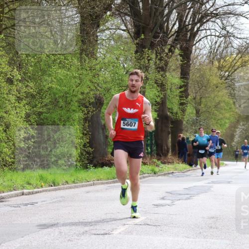 12.04.2026 - 45. Internationalen Wilhelmsburger Insellauf Yannick Fuchs http://msf.ph/oto/9502084 12.04.2026 12:43:42 Laufen 5607, 5309 meine-sportfotos.de
