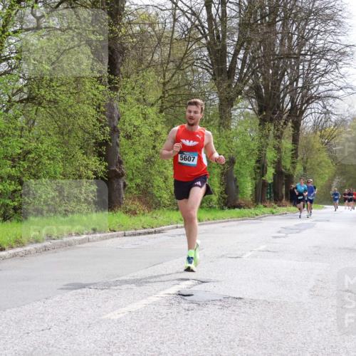 12.04.2026 - 45. Internationalen Wilhelmsburger Insellauf Yannick Fuchs http://msf.ph/oto/9502089 12.04.2026 12:43:43 Laufen 5607 meine-sportfotos.de